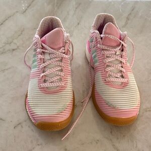 K Swiss/Lucky in Love court shoe. Limited edition
Size 7 1/2